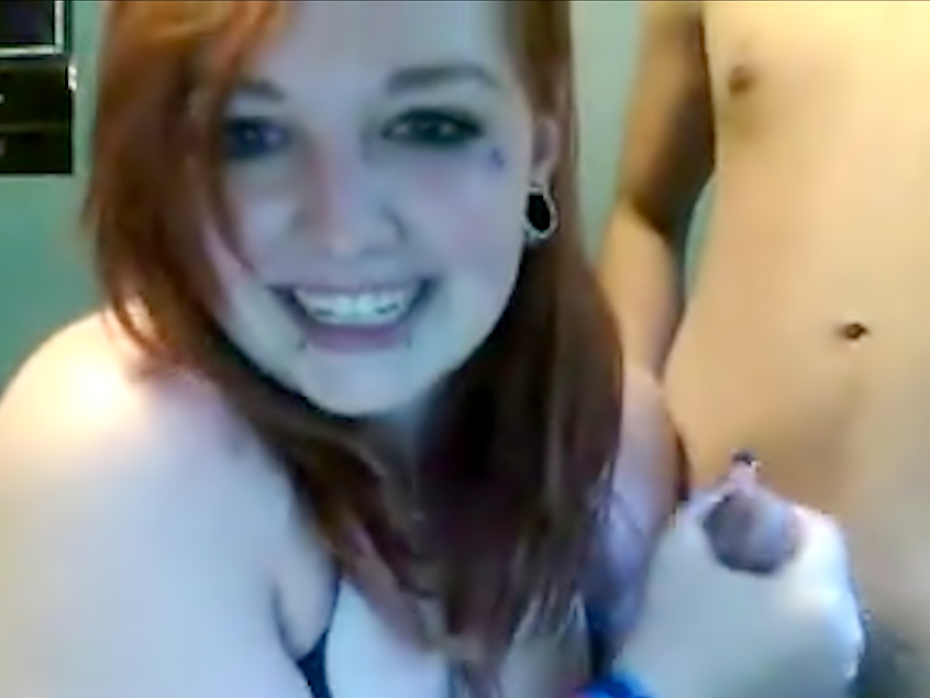 846px x 635px - â–· Amateur chubby babe giving her BF a handjob on webcam ...