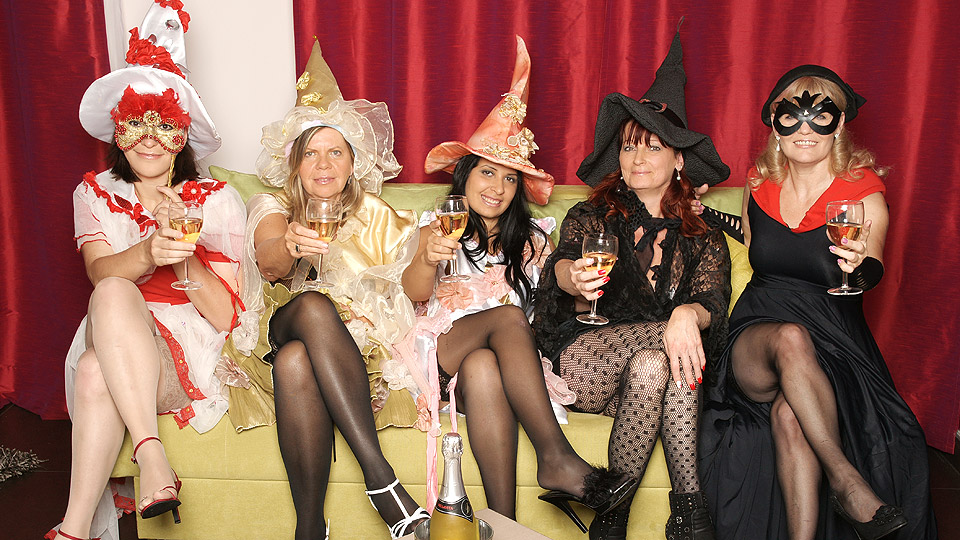 Old Halloween Porn - â–· Its a steaming old and young lesbian halloween party ...