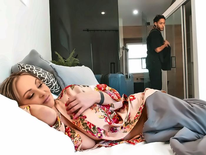 An Extra Side Of Pussy