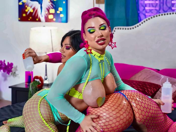 Asses Clapping Loud
