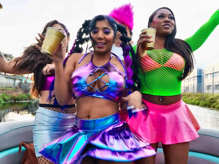 If You Throw It, They Will Cum