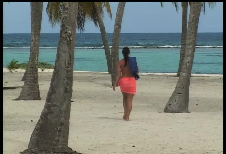 Interracial Beach Sex Videos - â–· Jessica Has an Interracial Threesome on the Beach after a ...
