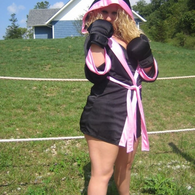 Bangin Becky - Cute Boxing Girl Outfit